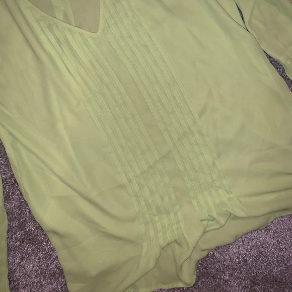 The Limited Women’s Green Blouse - Picture 6 of 10